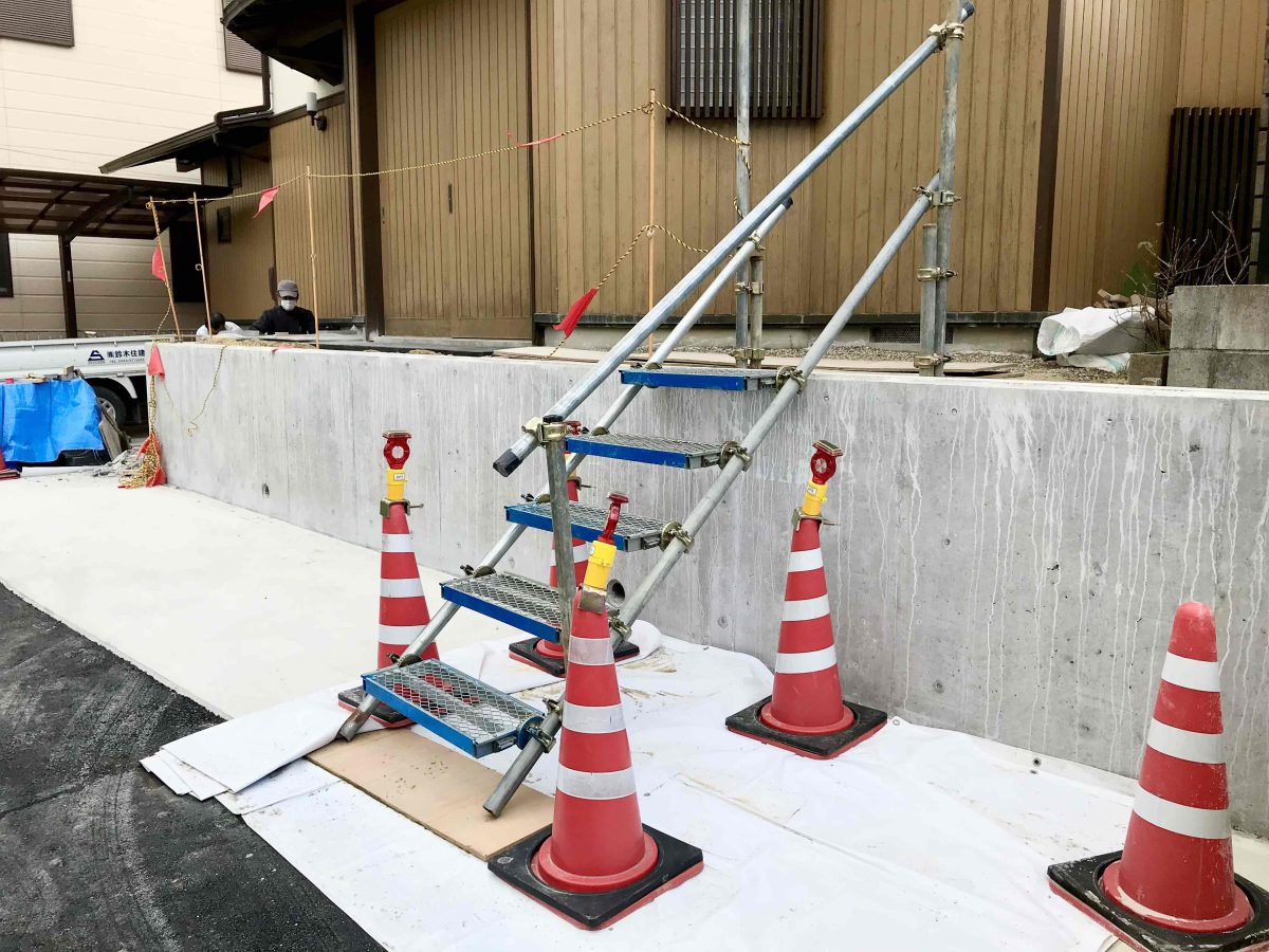 岡崎市　外構工事　リフォーム　階段